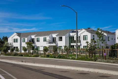$1,275,000 | 1107 Catania Court, Unit 208, Encinitas, CA 92024
