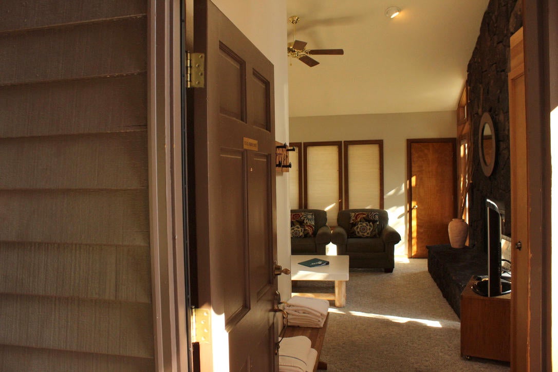 57326-12 Beaver Ridge Loop Sunriver, OR 97707 - Photo 2 of 24 2-F-door-R12