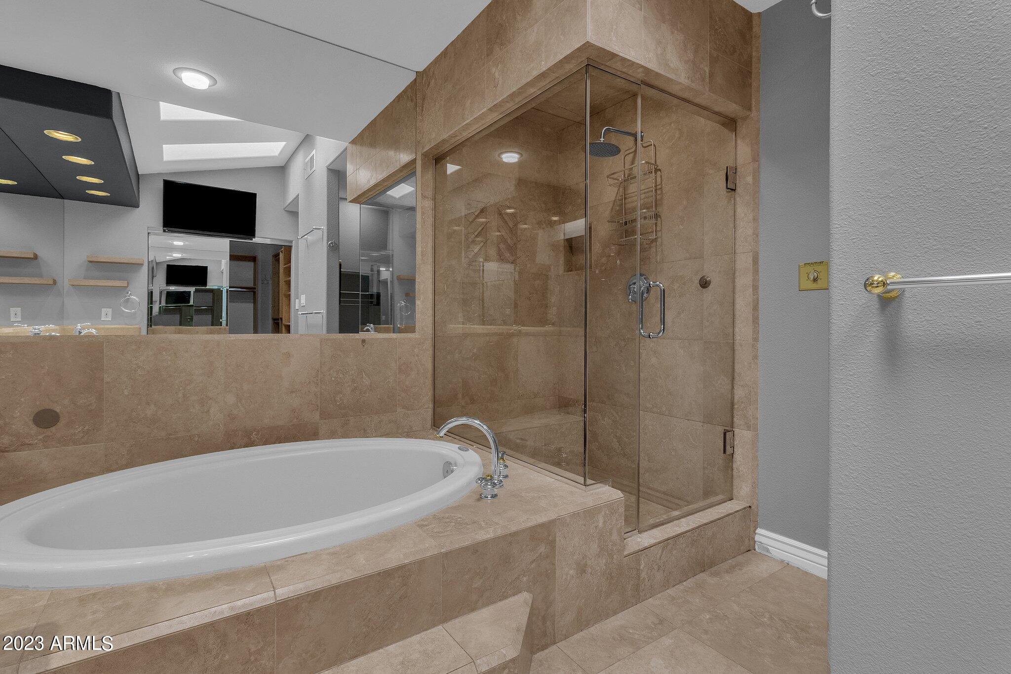 7525 East Gainey Ranch Road, Unit 156 Scottsdale, AZ 85258 - Photo 24 of 38 Master Bath