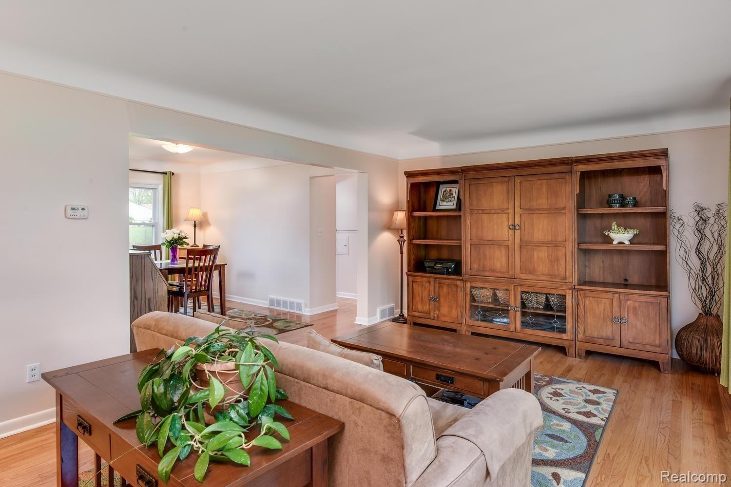 456 Orchard Ridge Road South Lyon, MI 48178 - Photo 6 of 23 #10.jpg