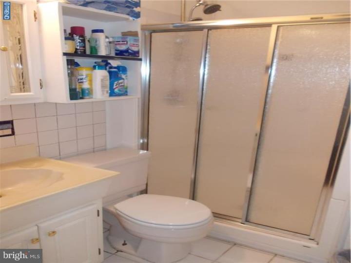 10 Crown Road Levittown, PA 19057 - Photo 7 of 20 Bathroom