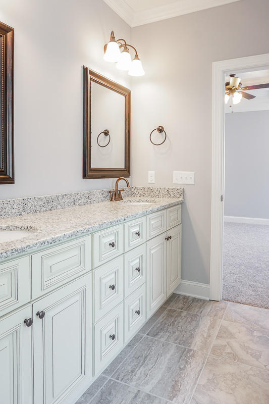 433 Live Oak Road Ringgold, GA 30736 - Photo 15 of 38 Master Bath