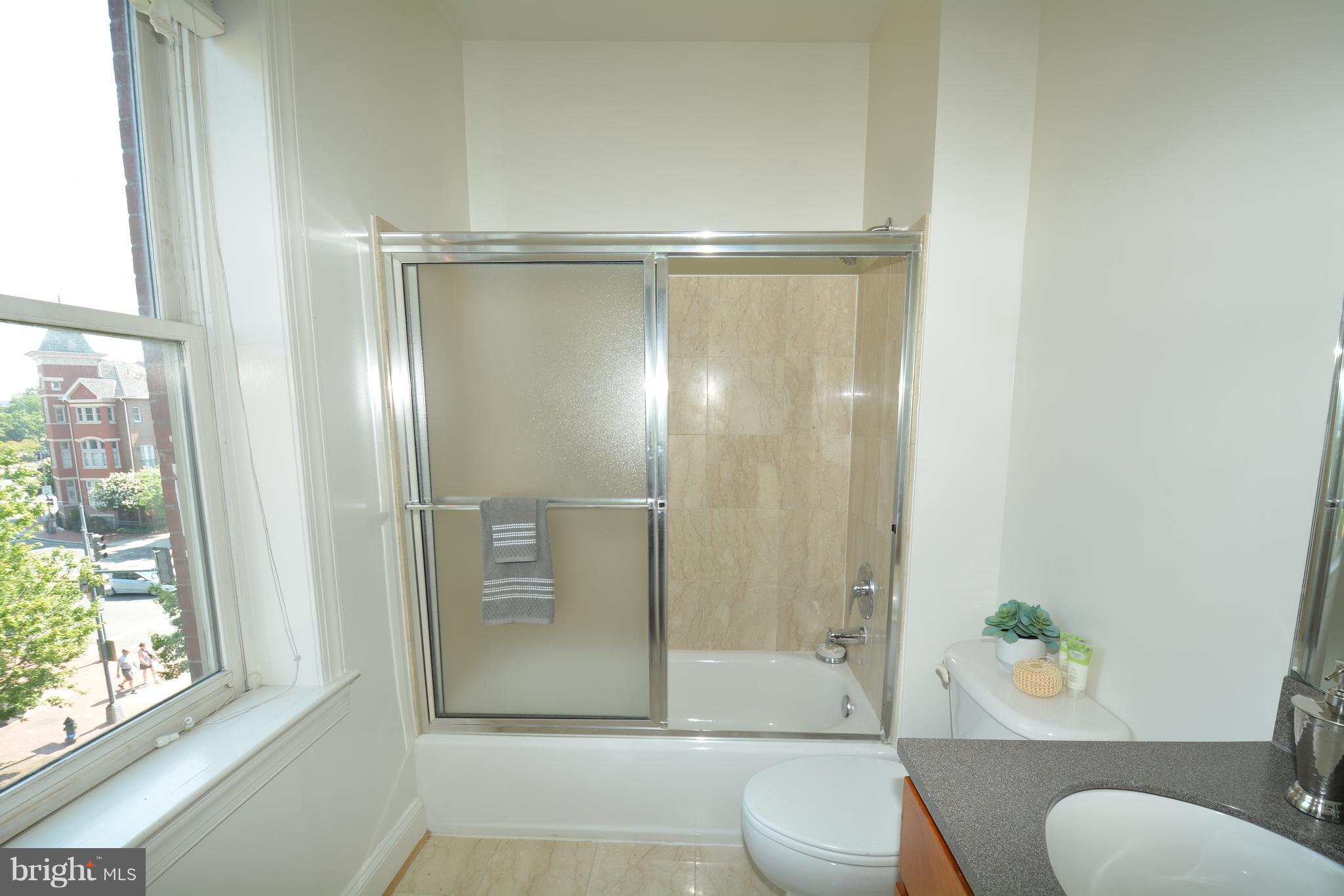 1306 O Street Northwest, Unit 302 Washington, DC 20005 - Photo 17 of 25 Bath (Master)