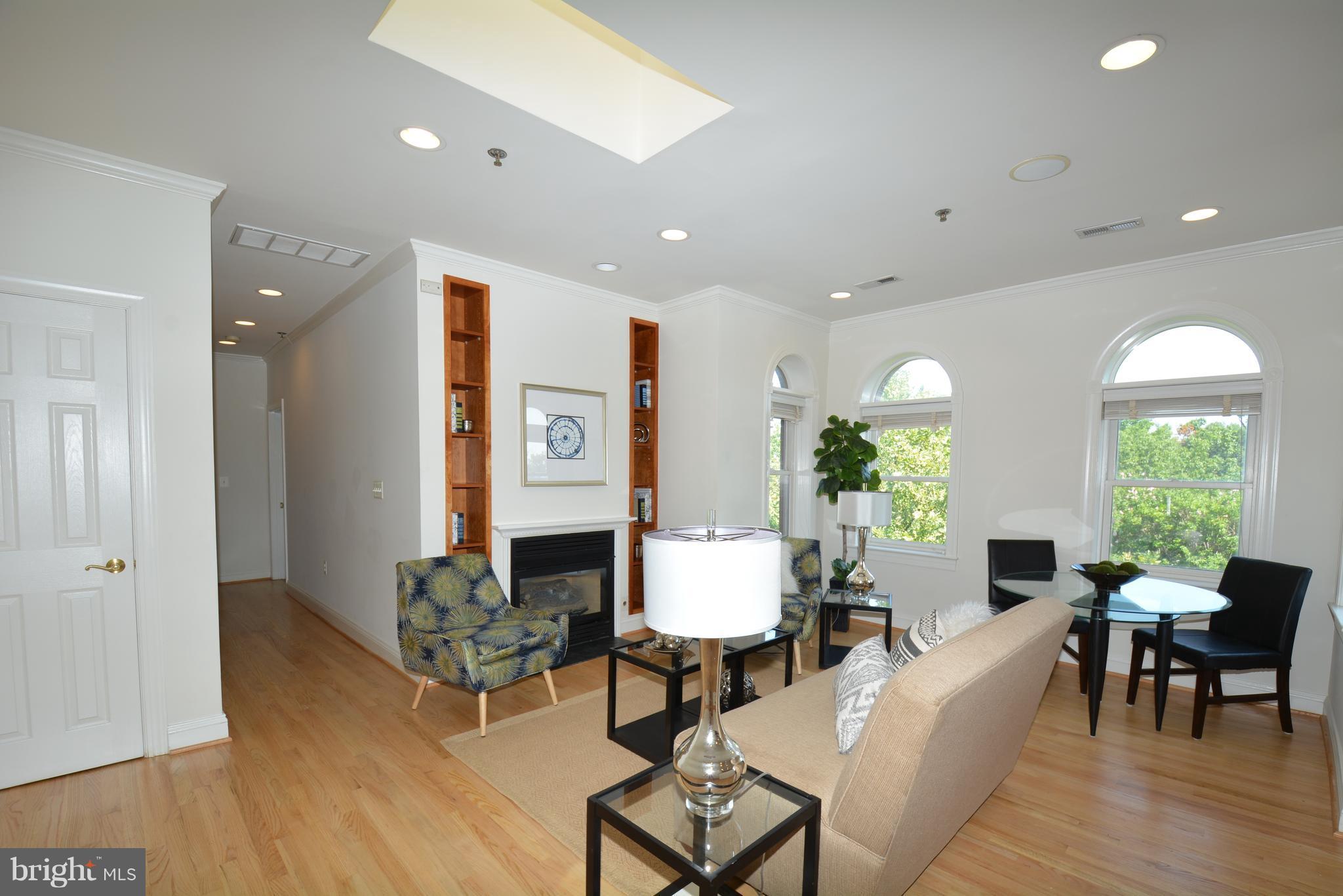 1306 O Street Northwest, Unit 302 Washington, DC 20005 - Photo 4 of 25 Living Room