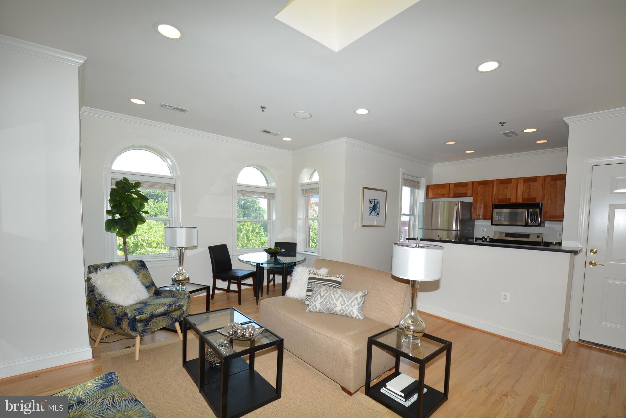 1306 O Street Northwest, Unit 302 Washington, DC 20005 - Photo 7 of 25 Living Room