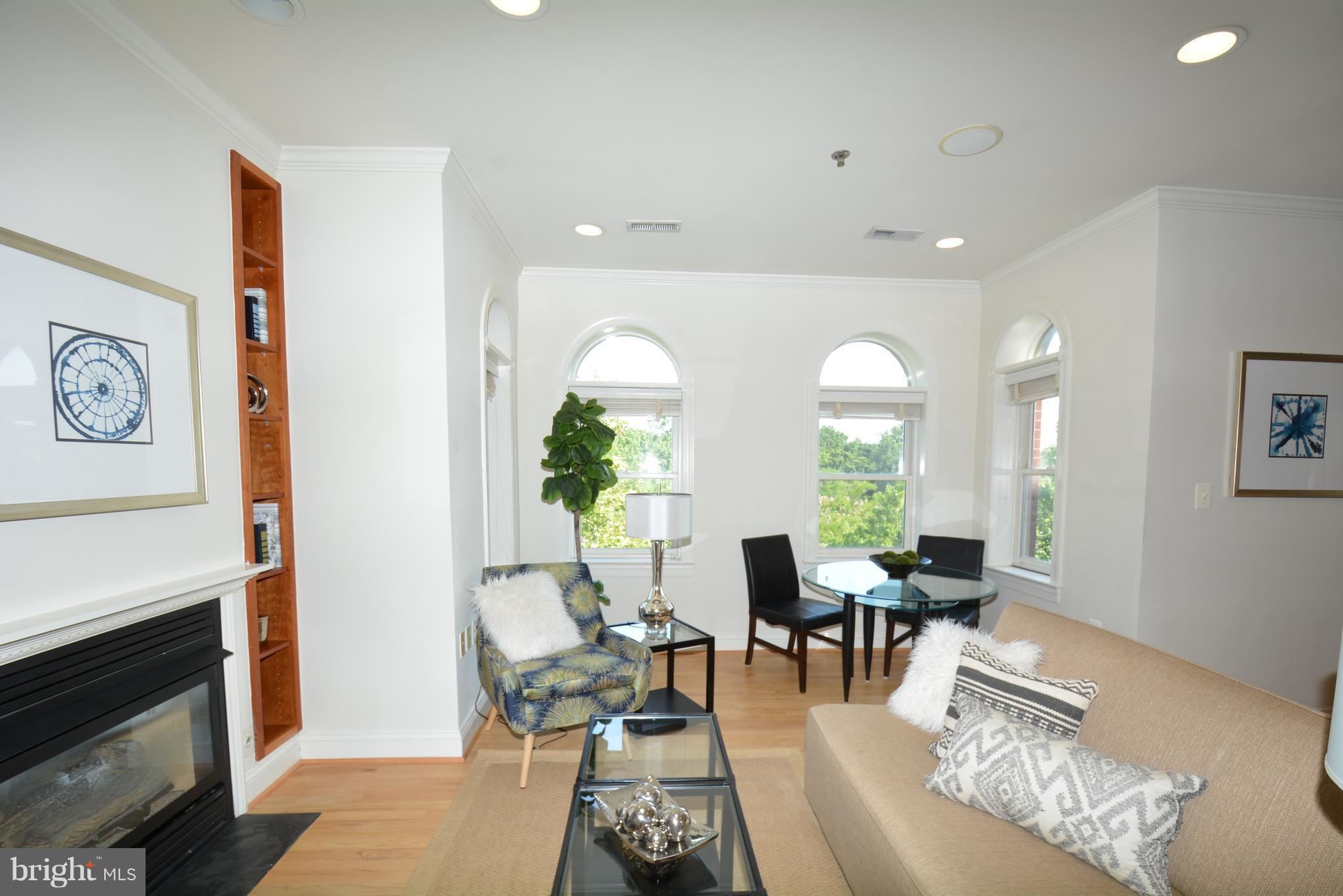 1306 O Street Northwest, Unit 302 Washington, DC 20005 - Photo 8 of 25 Living Room