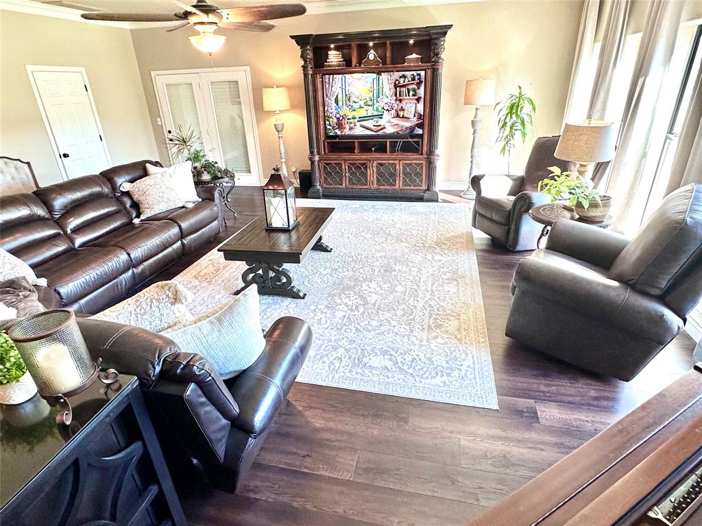 9404 Bellechase Road Granbury, TX 76049 - Photo 8 of 34 Homeowner photo with furniture