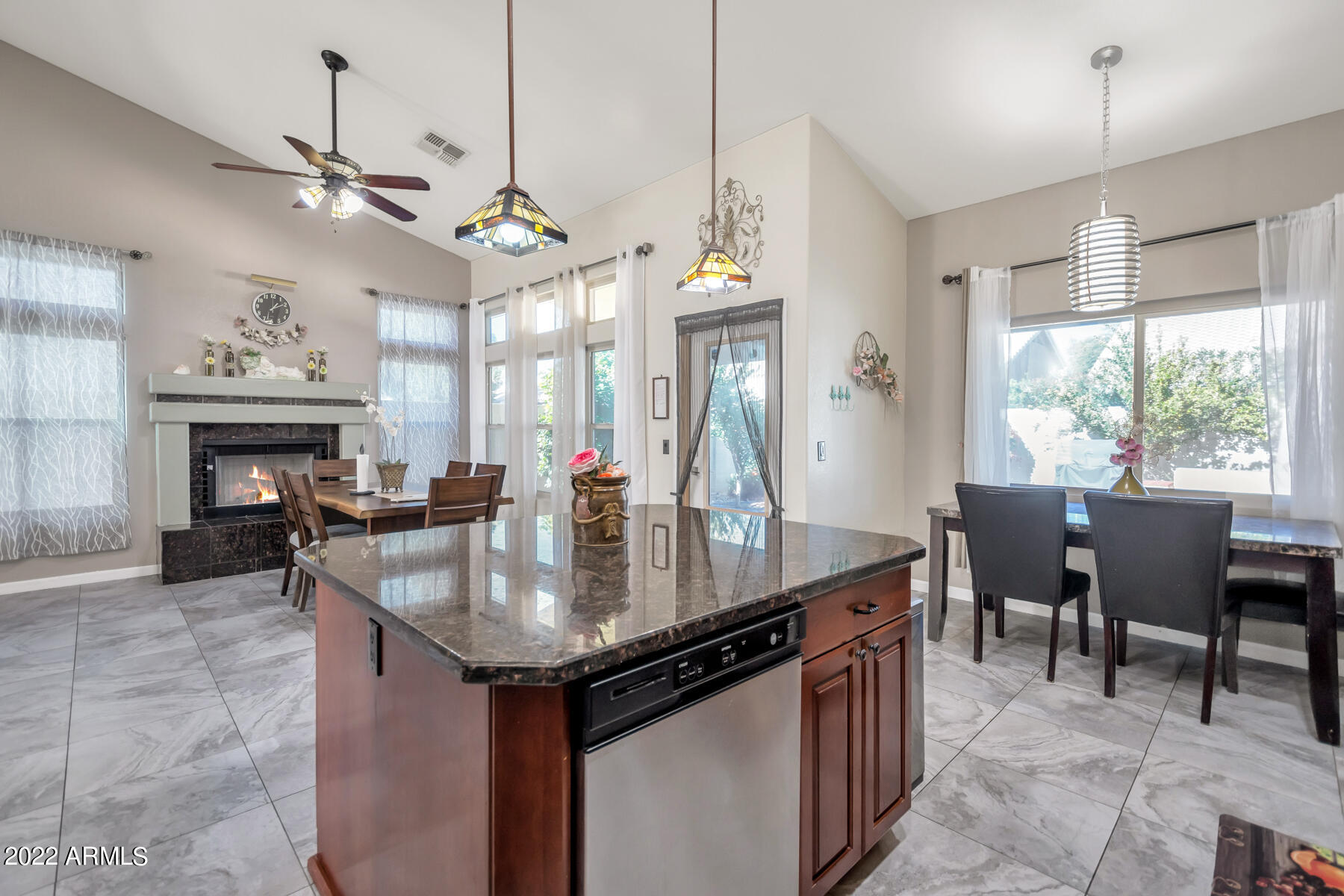 2072 West Harrison Street Chandler, AZ 85224 - Photo 4 of 19 QPT - DSC_6343