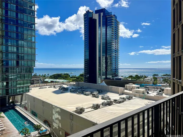 $2,600 | 987 Queen Street, Unit 1306, Honolulu, HI 96814