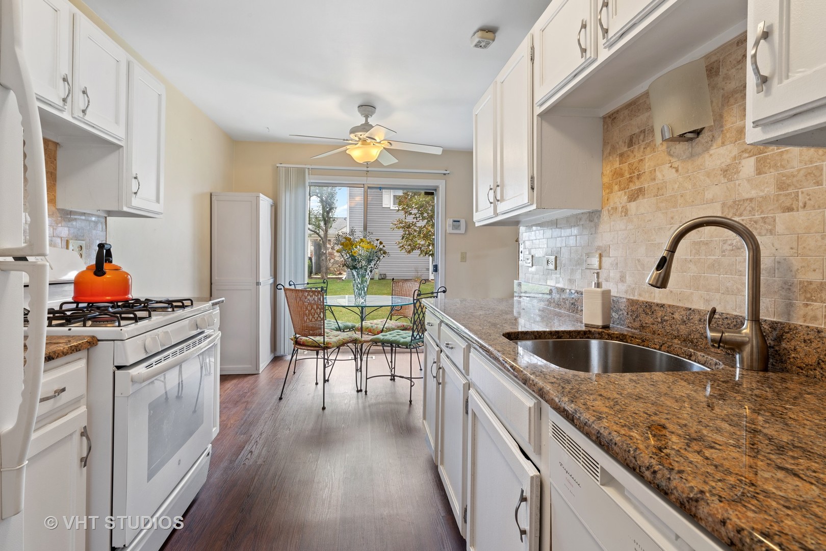1032 Brunswick Harbor Schaumburg, IL 60193 - Photo 4 of 12
