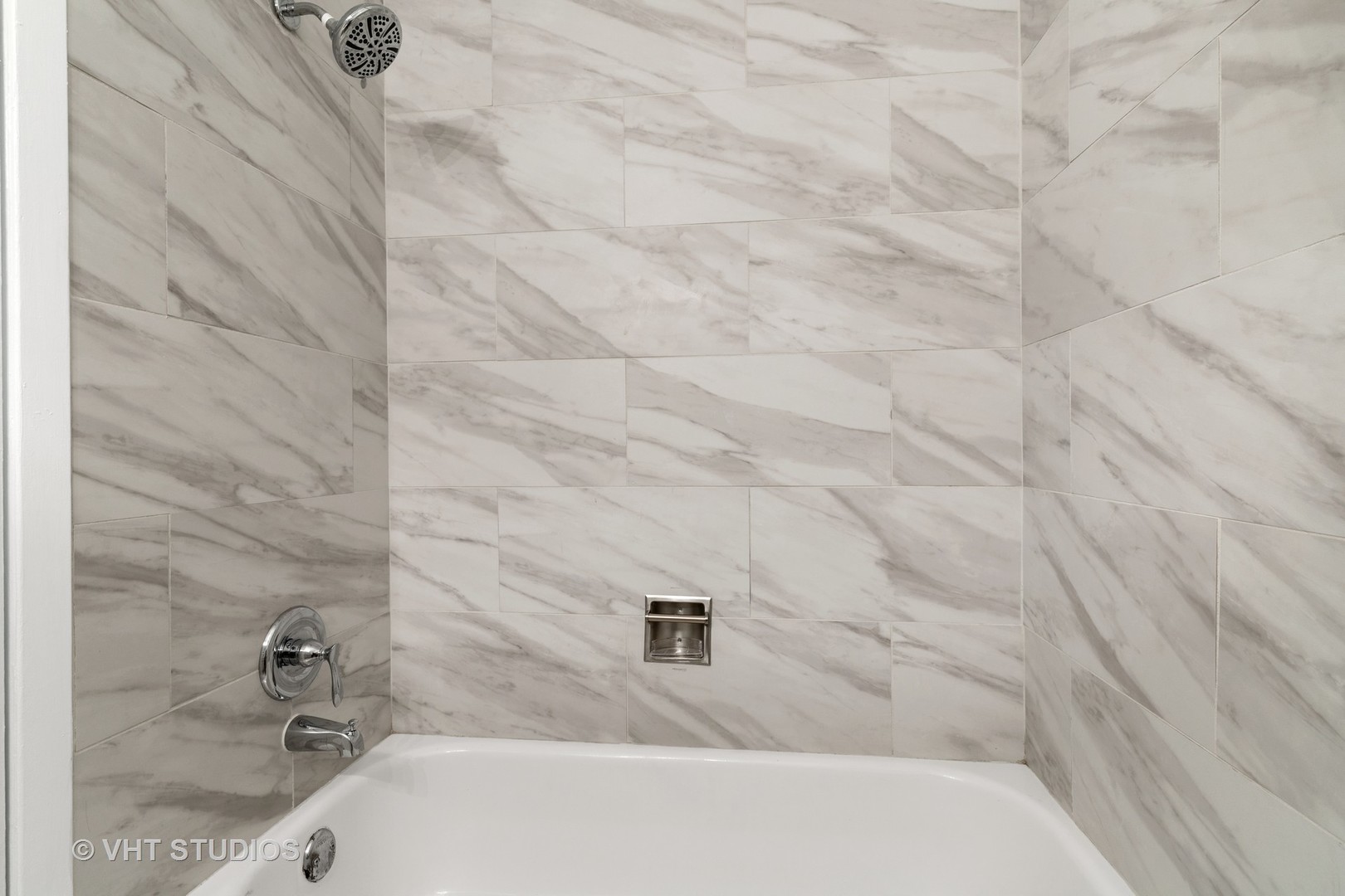 1032 Brunswick Harbor Schaumburg, IL 60193 - Photo 9 of 12