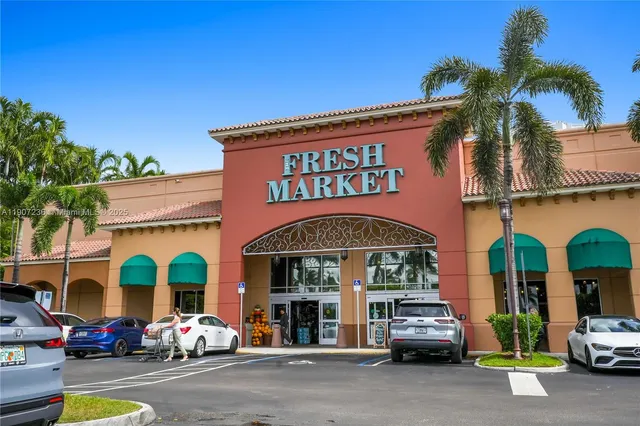 $340,000 | 2851 Northeast 183rd Street, Unit 504E, Aventura, FL 33160