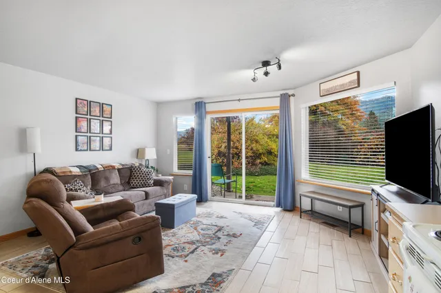 $237,000 | 950 West Cameron Avenue, Unit 103, Kellogg, ID 83837