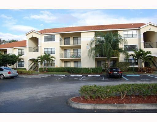 530 South Park Road, Unit 1126 Hollywood, FL 33021 - Photo 2 of 23 Photo 2