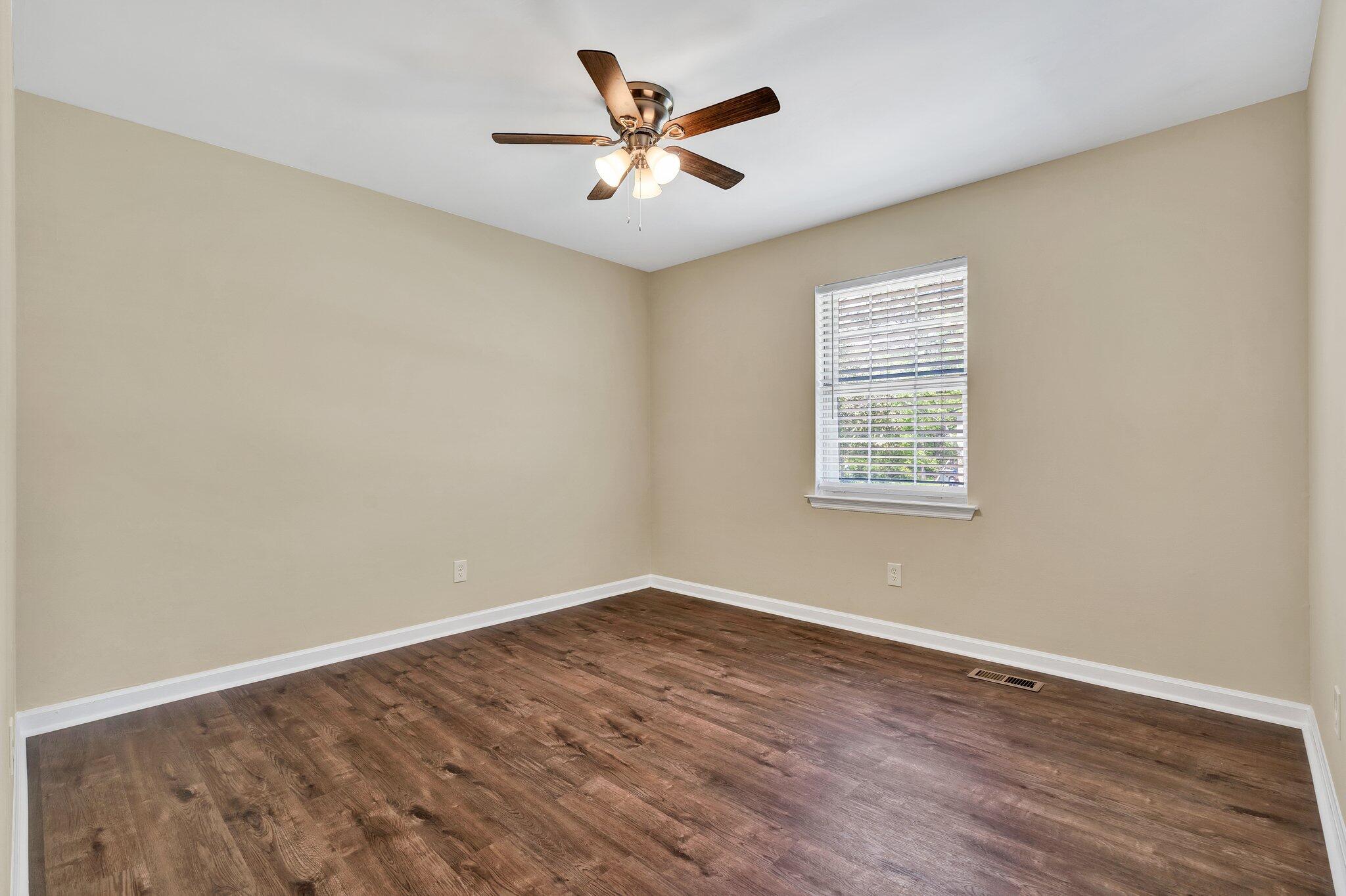 8614 Igou Gap Road Chattanooga, TN 37421 - Photo 13 of 35 24-web-or-mls-DSC02374