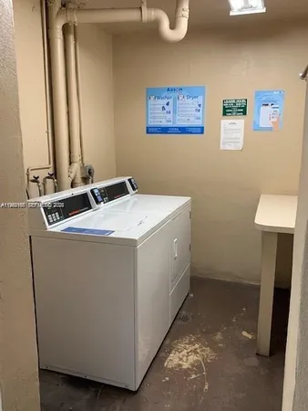$1,950 | 9470 Live Oak Place, Unit 308, Davie, FL 33324