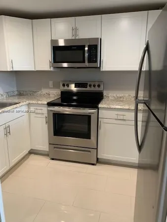 $1,950 | 9470 Live Oak Place, Unit 308, Davie, FL 33324