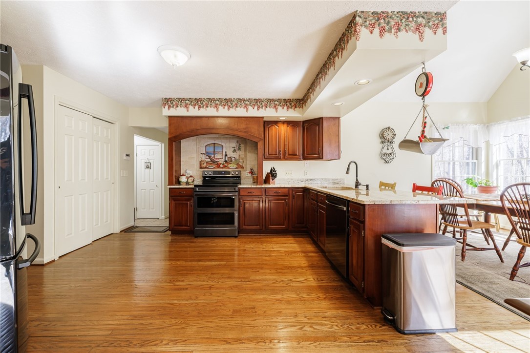 140 Eastman Estates Drive Irondequoit, NY 14622 - Photo 11 of 48