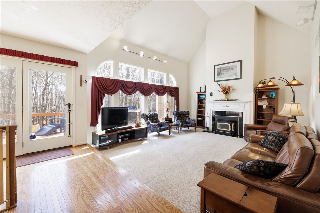 140 Eastman Estates Drive Irondequoit, NY 14622 - Photo 14 of 48