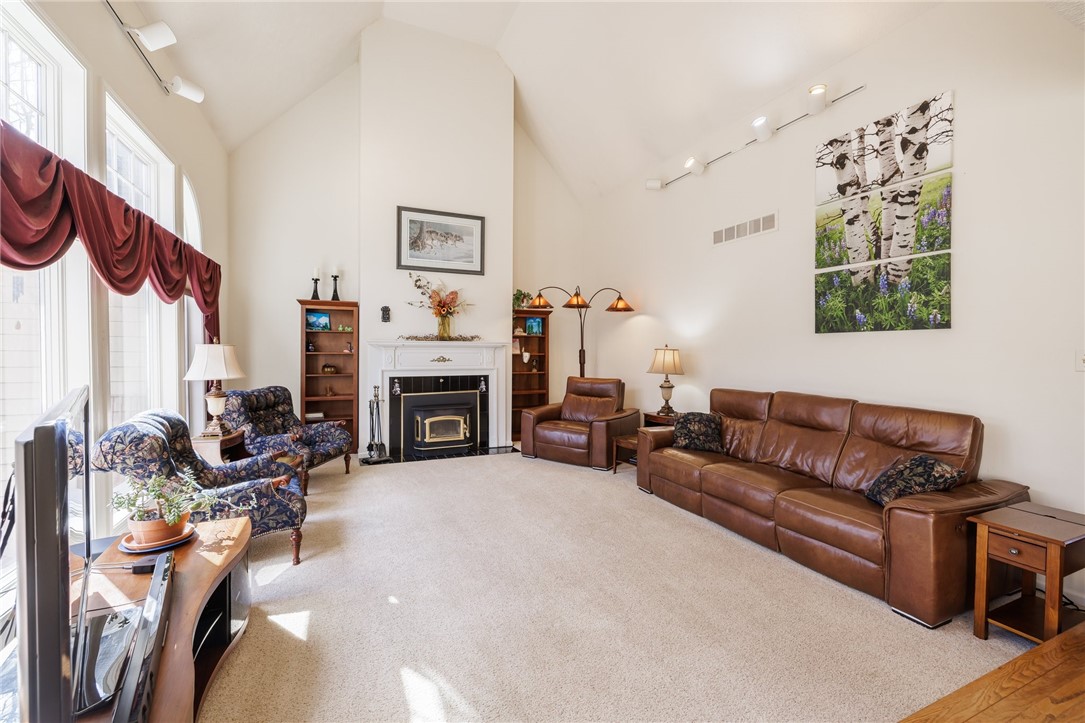 140 Eastman Estates Drive Irondequoit, NY 14622 - Photo 15 of 48