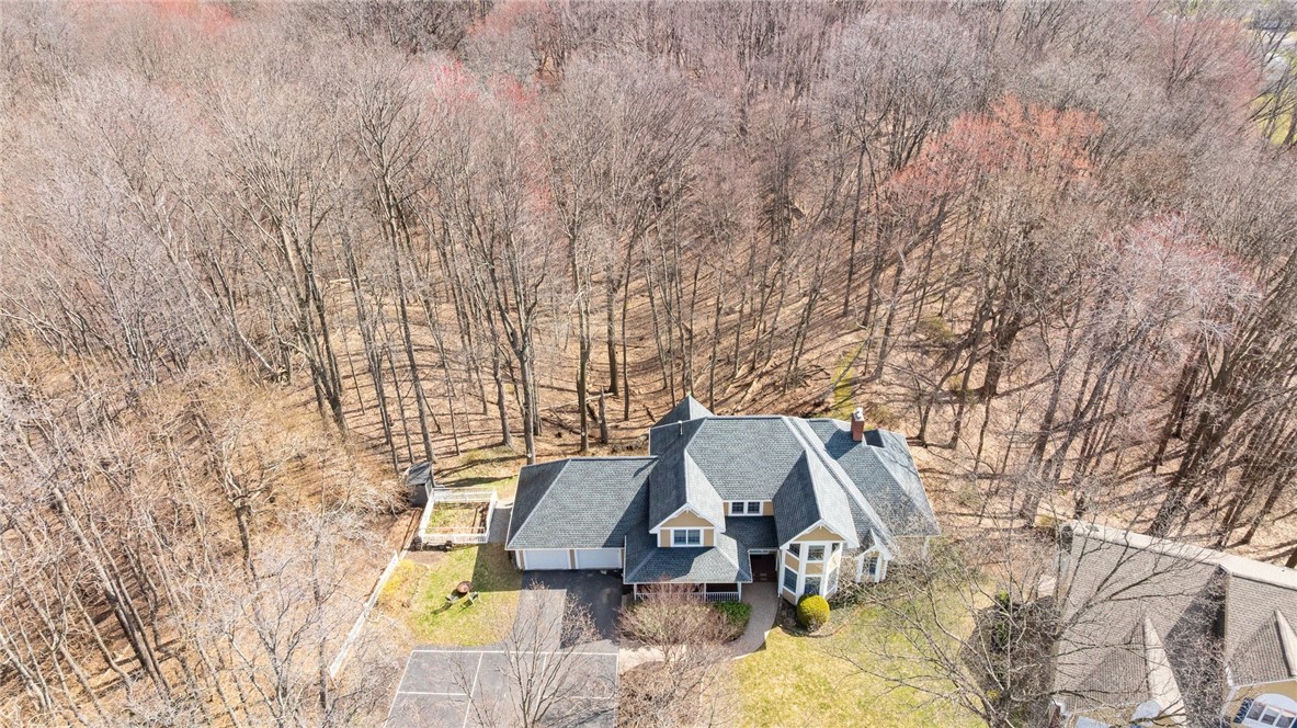 140 Eastman Estates Drive Irondequoit, NY 14622 - Photo 3 of 48