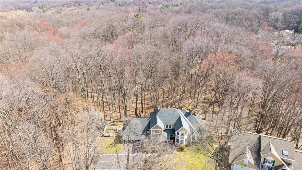 140 Eastman Estates Drive Irondequoit, NY 14622 - Photo 4 of 48