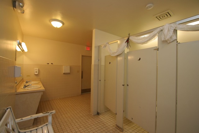 42-w635 Kedeka Road Sugar Grove, IL 60554 - Photo 18 of 25 a bathroom with a shower and a sink