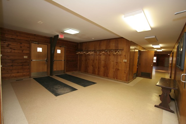 42-w635 Kedeka Road Sugar Grove, IL 60554 - Photo 8 of 25 a view of an entryway