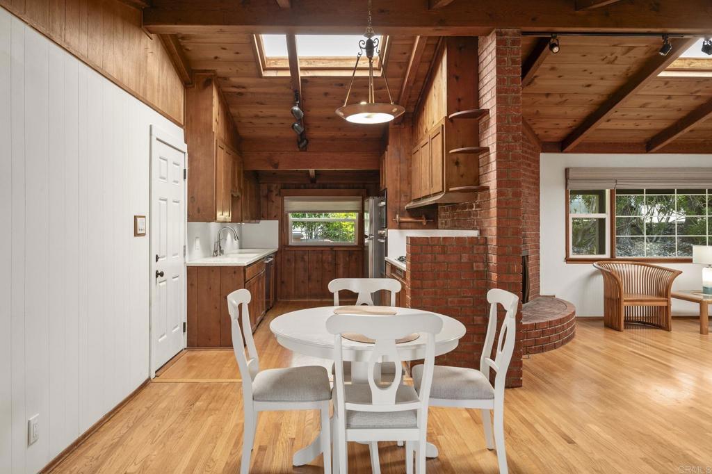 386 13th Street Del Mar, CA 92014 - Photo 11 of 25