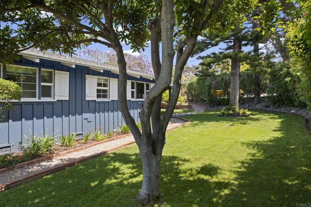 386 13th Street Del Mar, CA 92014 - Photo 9 of 25
