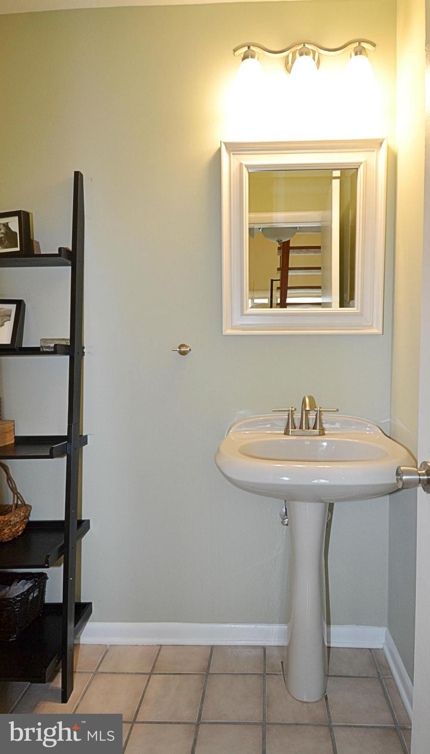 1451 Aldenham Lane Reston, VA 20190 - Photo 14 of 29 Bath