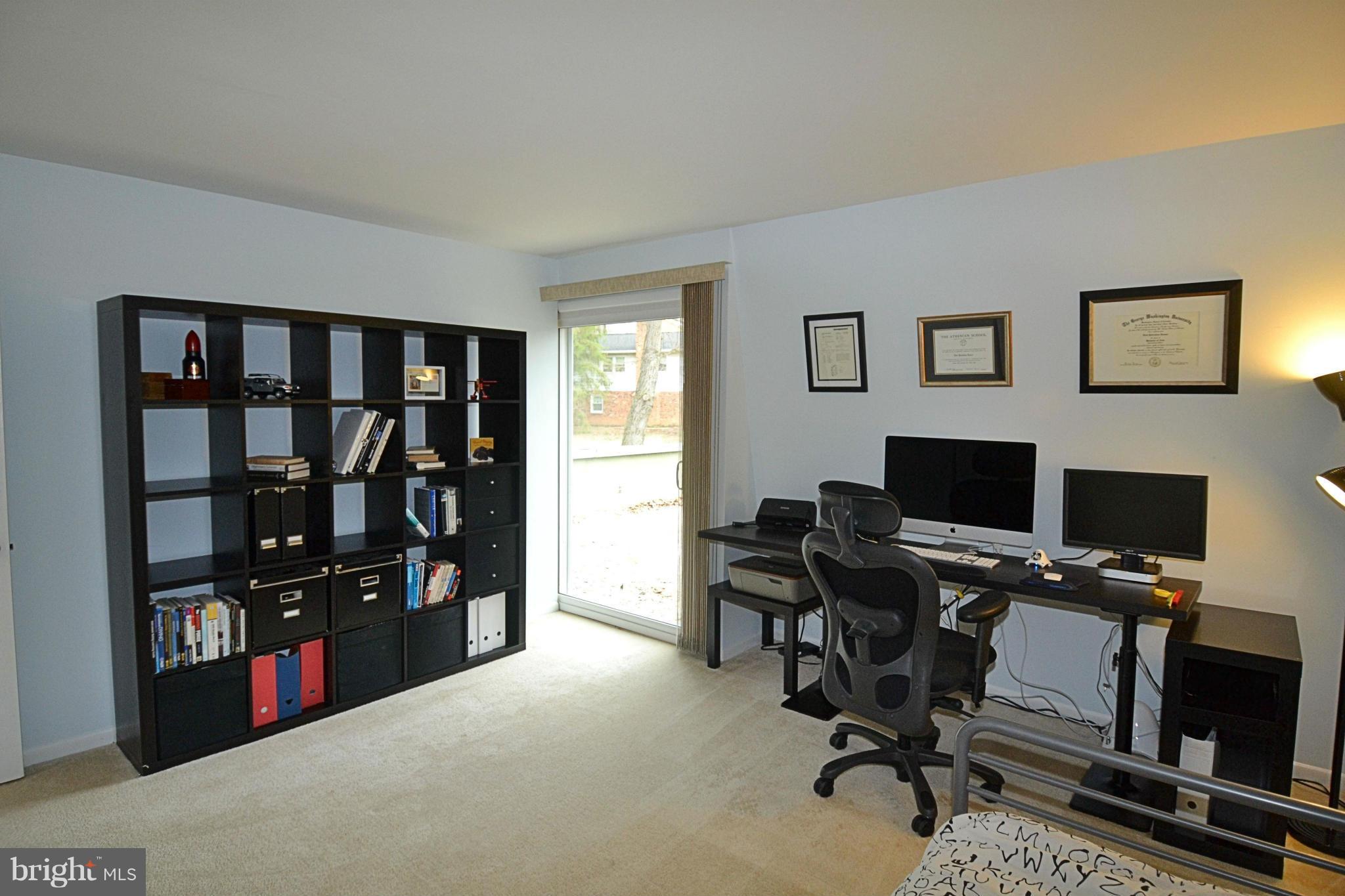 1451 Aldenham Lane Reston, VA 20190 - Photo 22 of 29 Bedroom