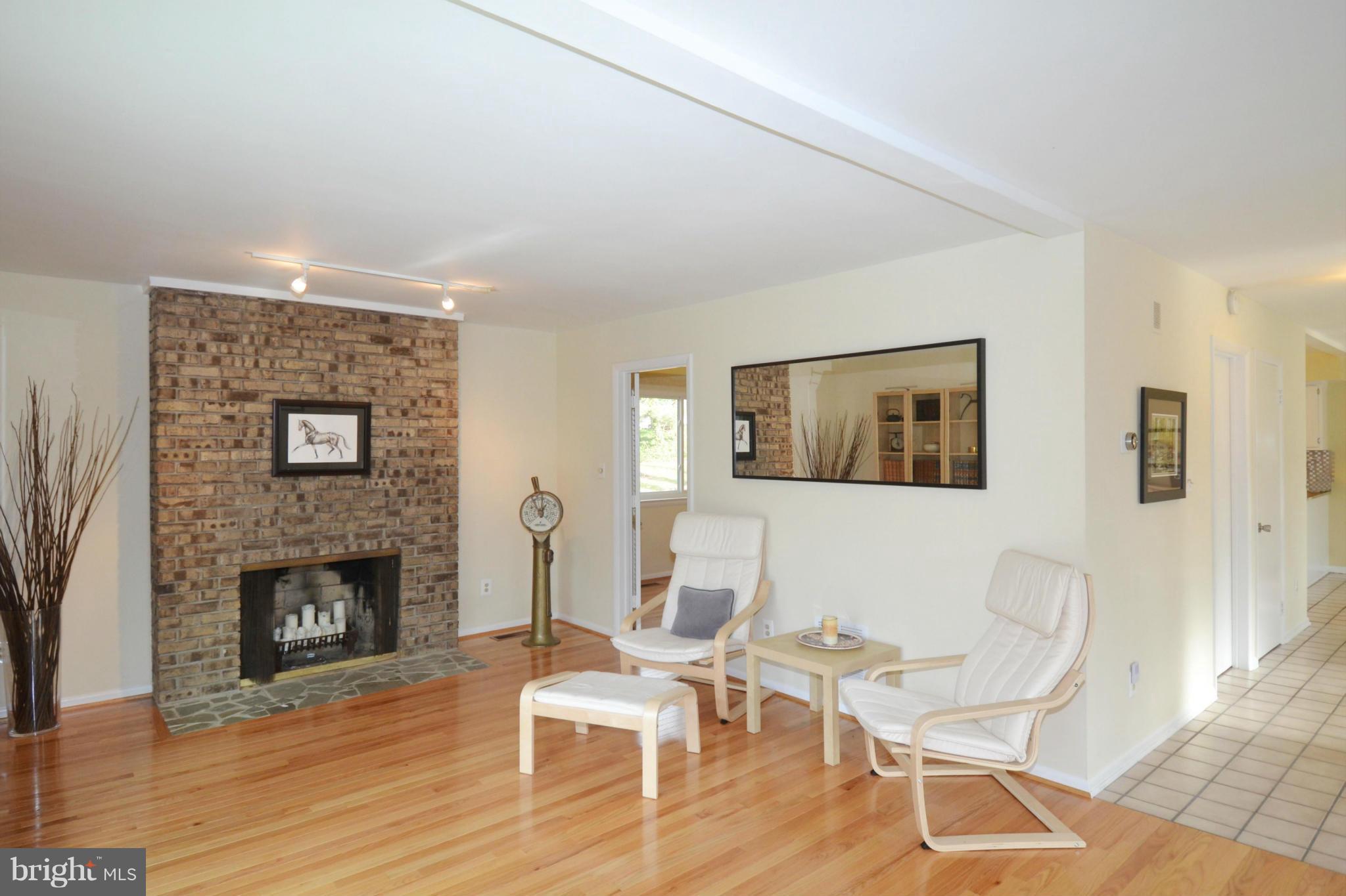 1451 Aldenham Lane Reston, VA 20190 - Photo 5 of 29 Family Room