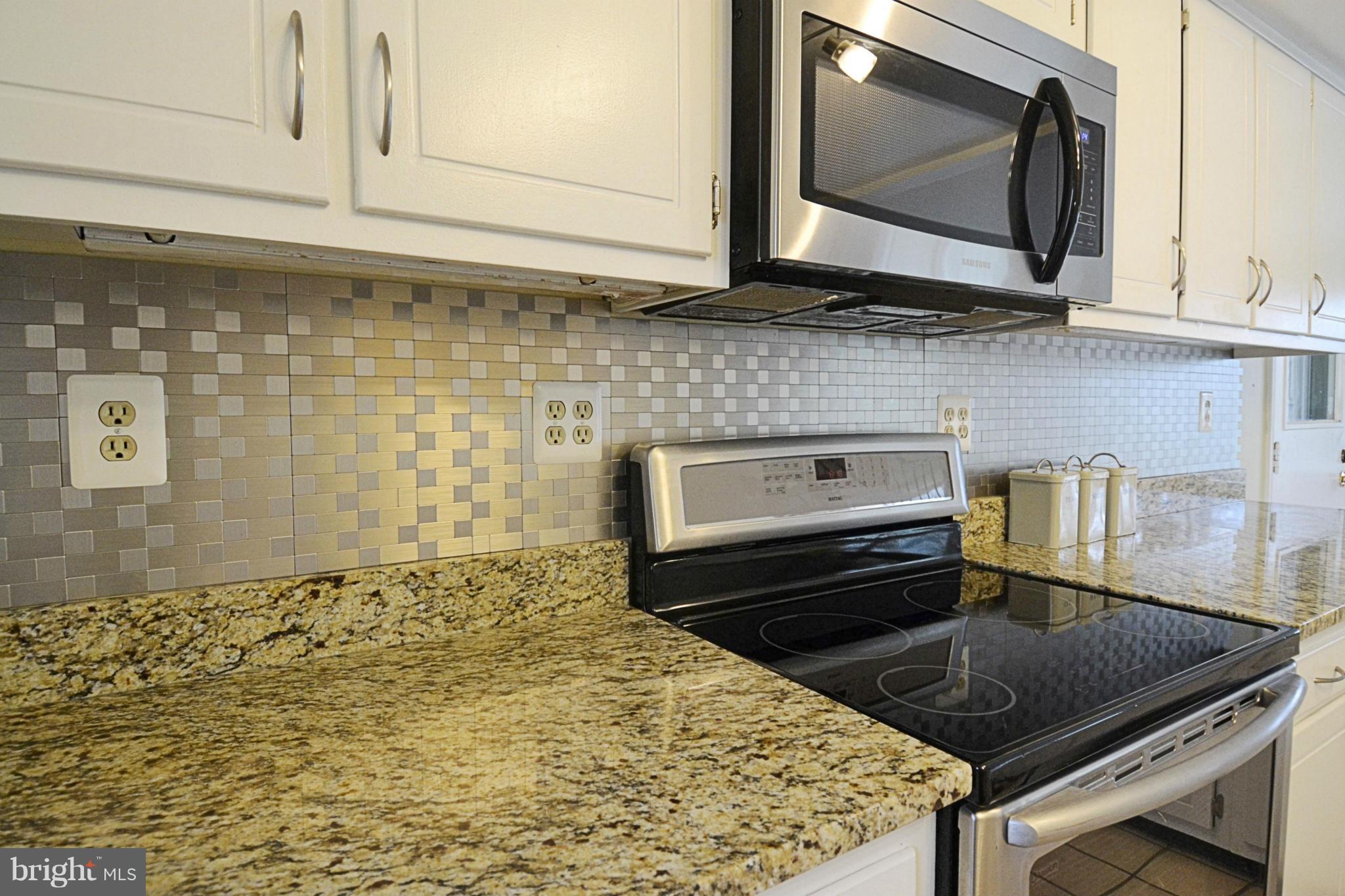 1451 Aldenham Lane Reston, VA 20190 - Photo 9 of 29 Kitchen