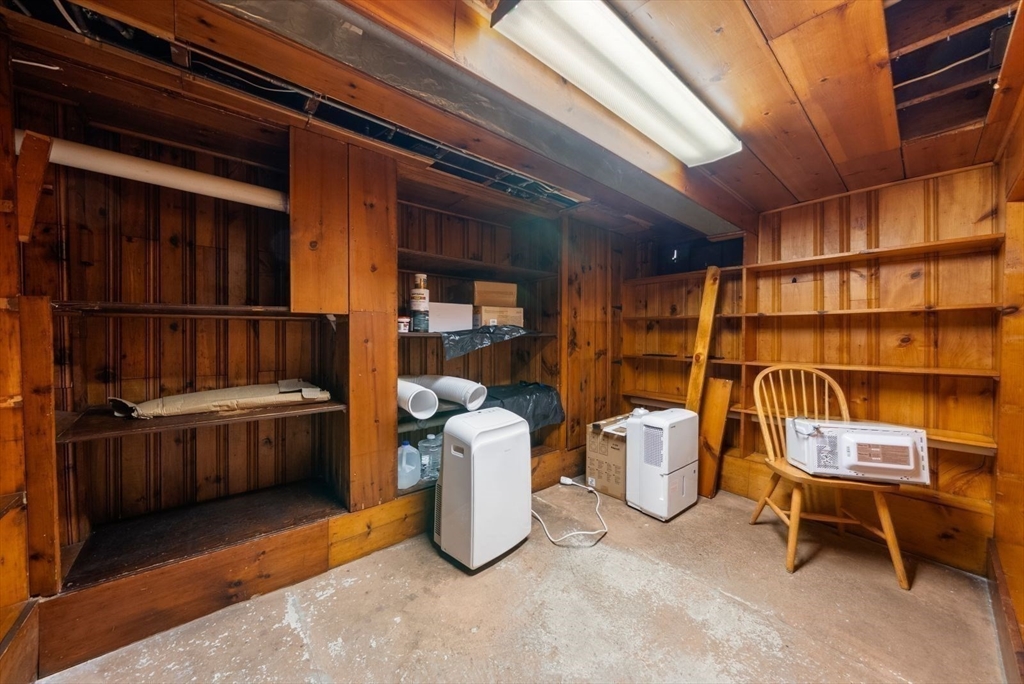 31 Braeburn Road Boston, MA 02136 - Photo 29 of 38