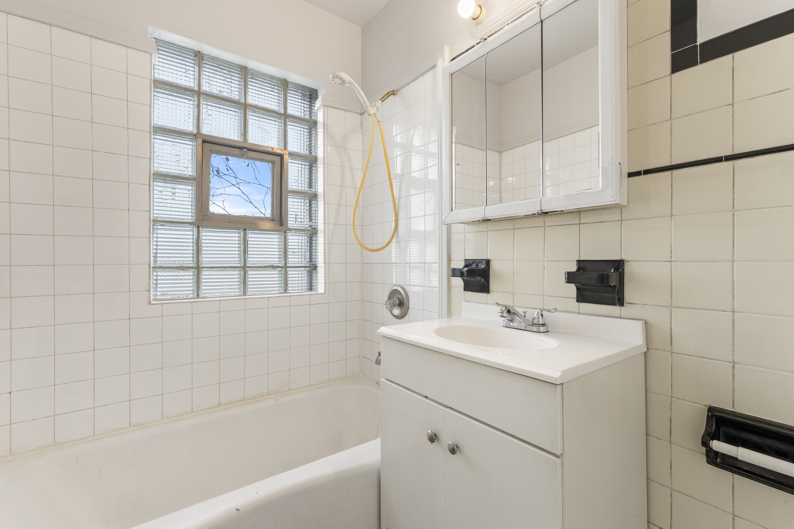 2335 North Merrimac Avenue Chicago, IL 60639 - Photo 11 of 24