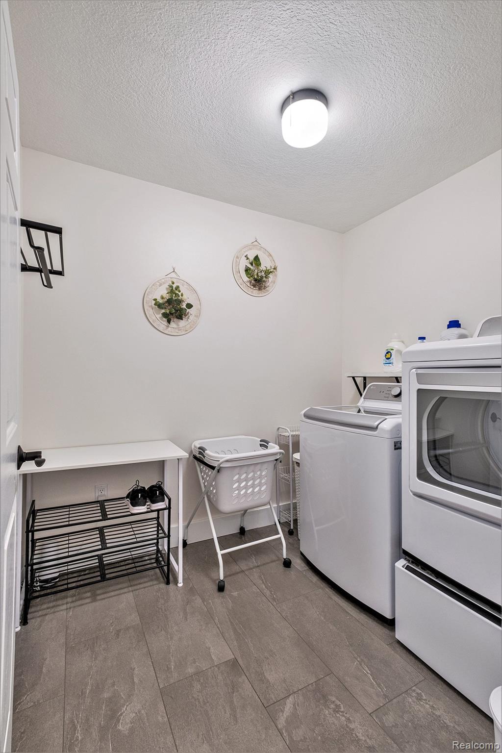 13343 Tuscola Road Clio, MI 48420 - Photo 26 of 37 First Floor Laundry Room