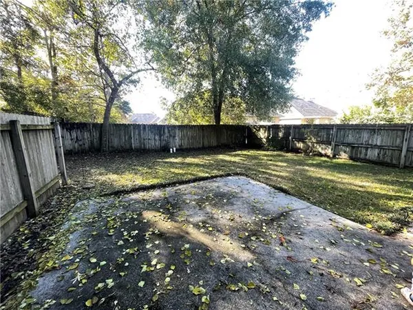 $1,800 | 2202 9th Street, Mandeville, LA 70471