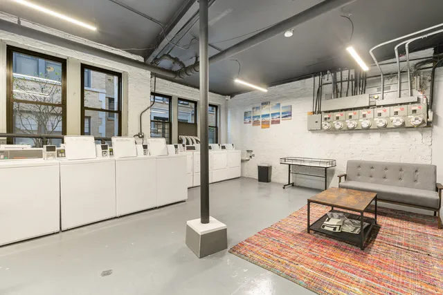 $2,100 | 7624 North Eastlake Terrace, Unit 3W, Chicago, IL 60626