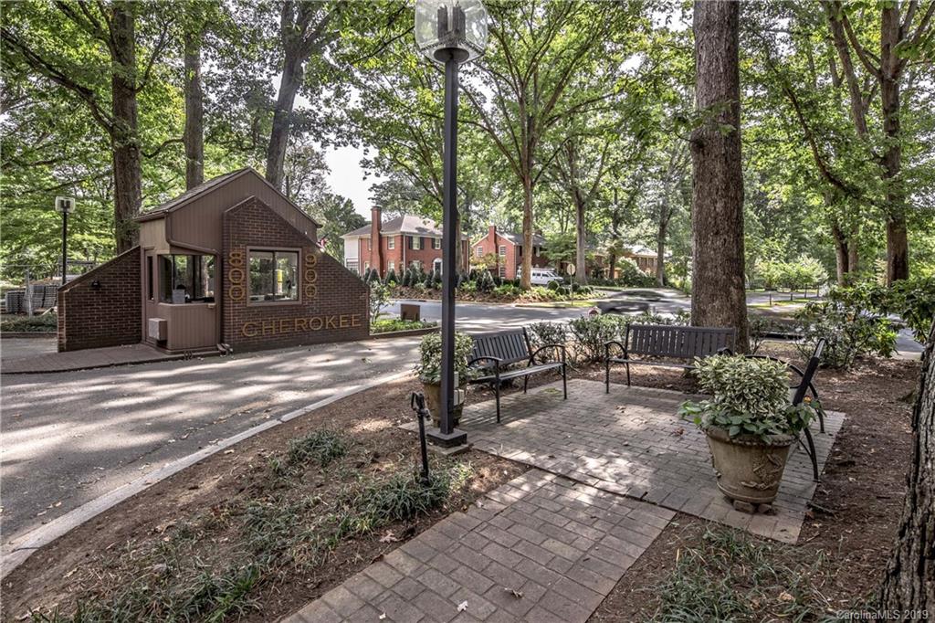 958 Cherokee Road Charlotte, NC 28207 - Photo 3 of 35 Gallery Image 3