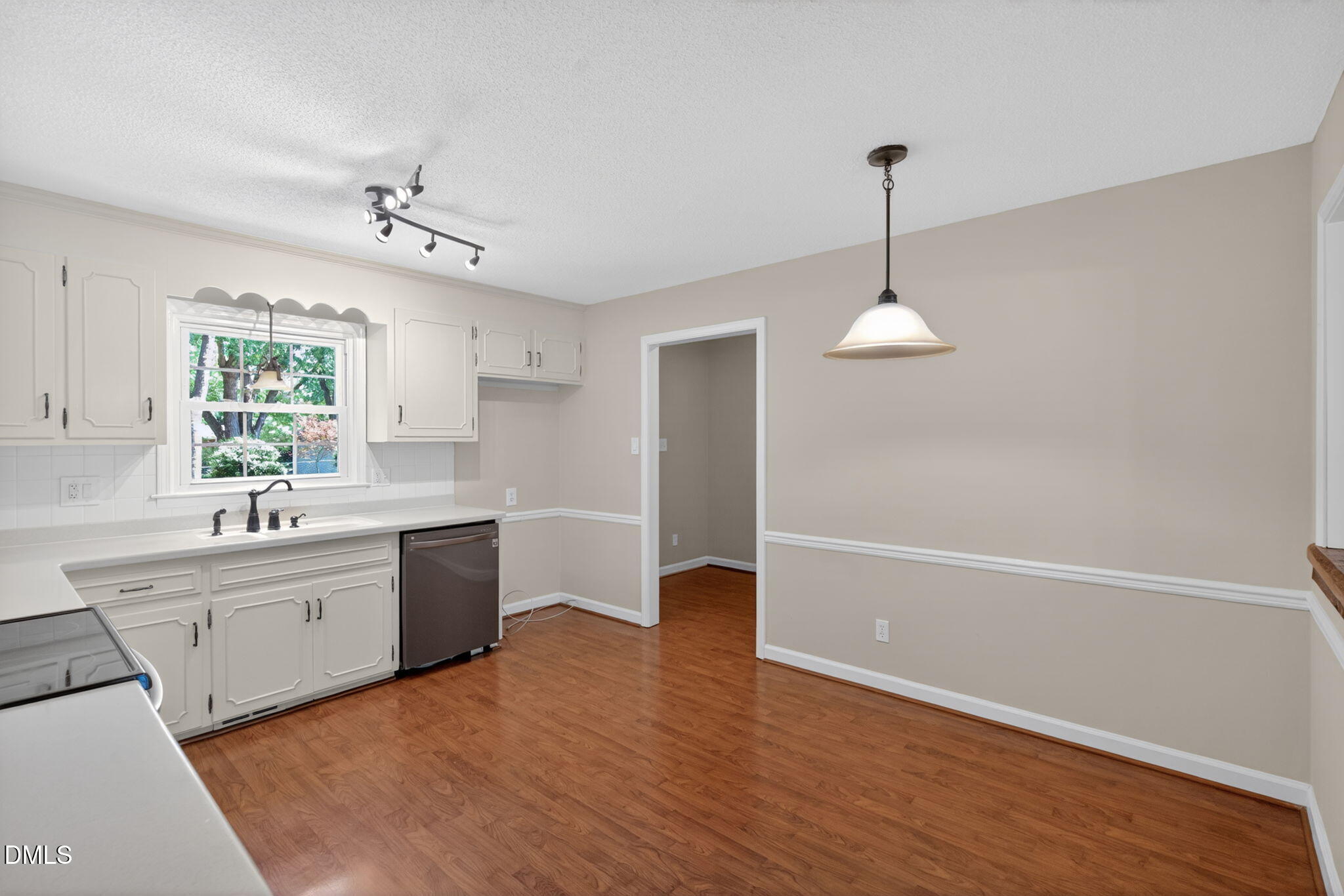 6700 Brookmeade Place Raleigh, NC 27612 - Photo 13 of 39 20-web-or-mls-6700-brookemeade-pl-025