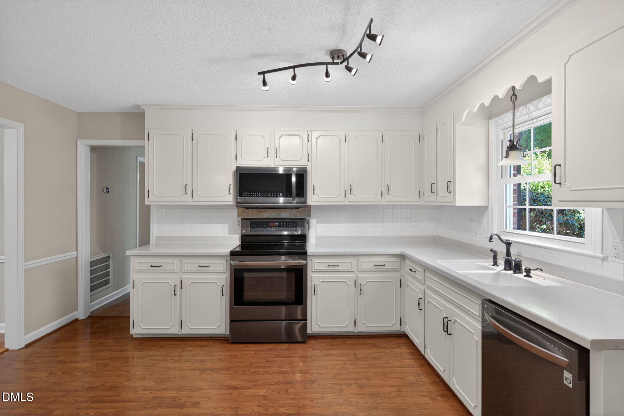6700 Brookmeade Place Raleigh, NC 27612 - Photo 15 of 39 21-web-or-mls-6700-brookemeade-pl-027
