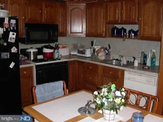 12306 Rambler Road Philadelphia, PA 19154 - Photo 3 of 6