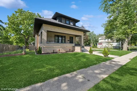 $189,000 | 306 East Diggins Street, Harvard, IL 60033