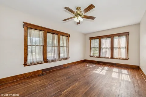 $189,000 | 306 East Diggins Street, Harvard, IL 60033