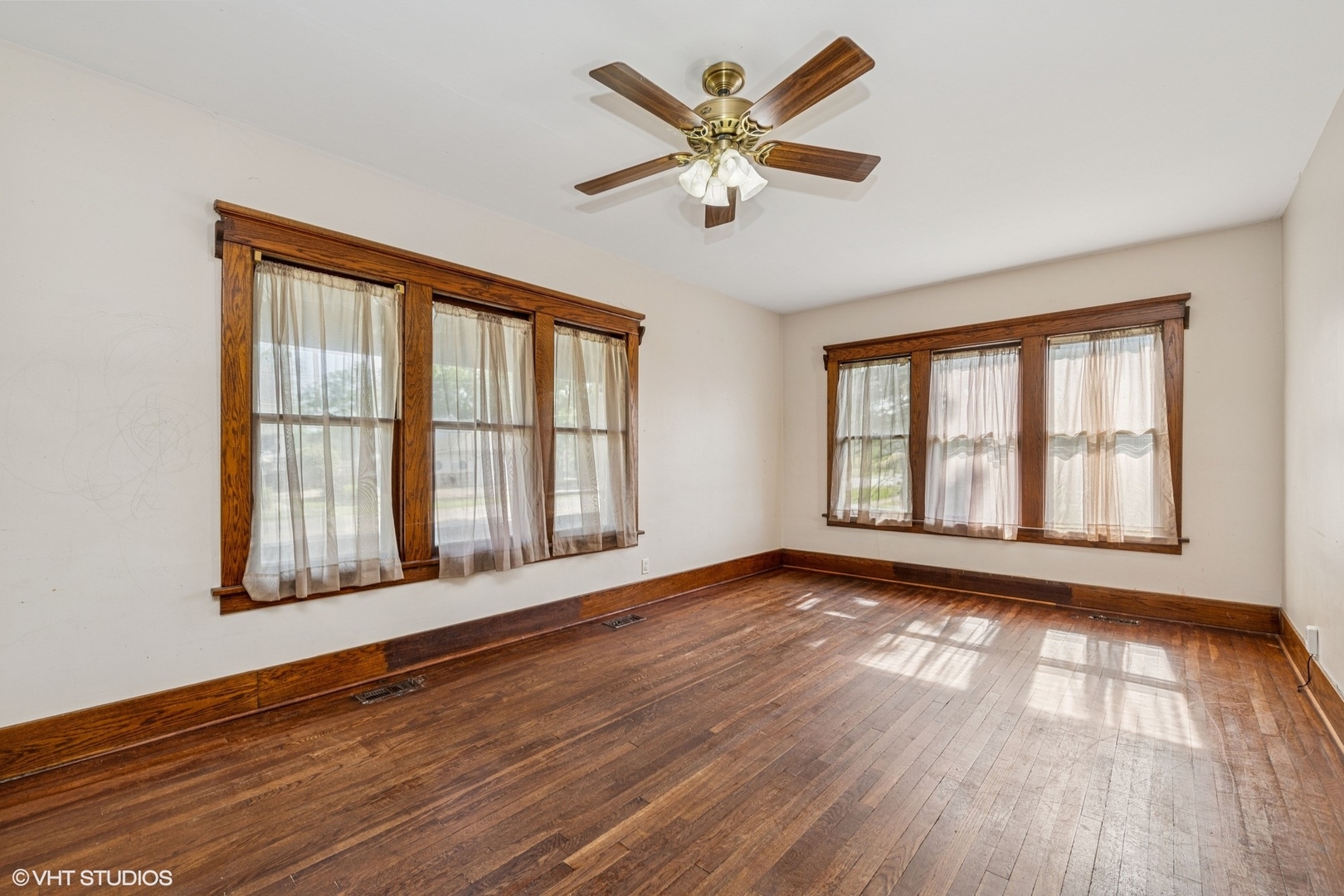 306 East Diggins Street Harvard, IL 60033 - Photo 6 of 16