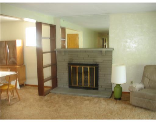 2730 Clearview Road Allison Park, PA 15101 - Photo 9 of 12 Living Room.