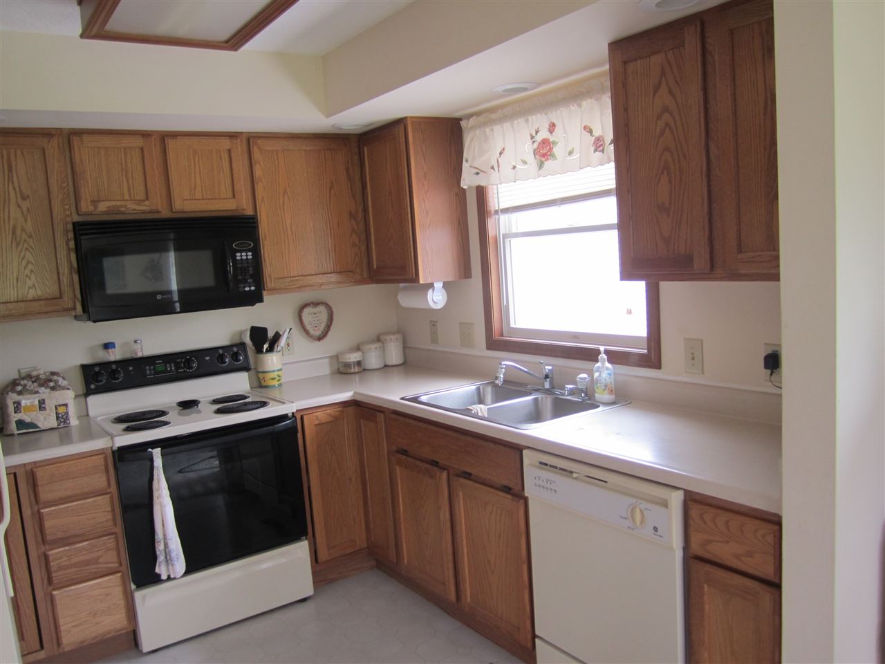 4942 County Road 71 Butler, IN 46721 - Photo 6 of 26 Gallery Image 6