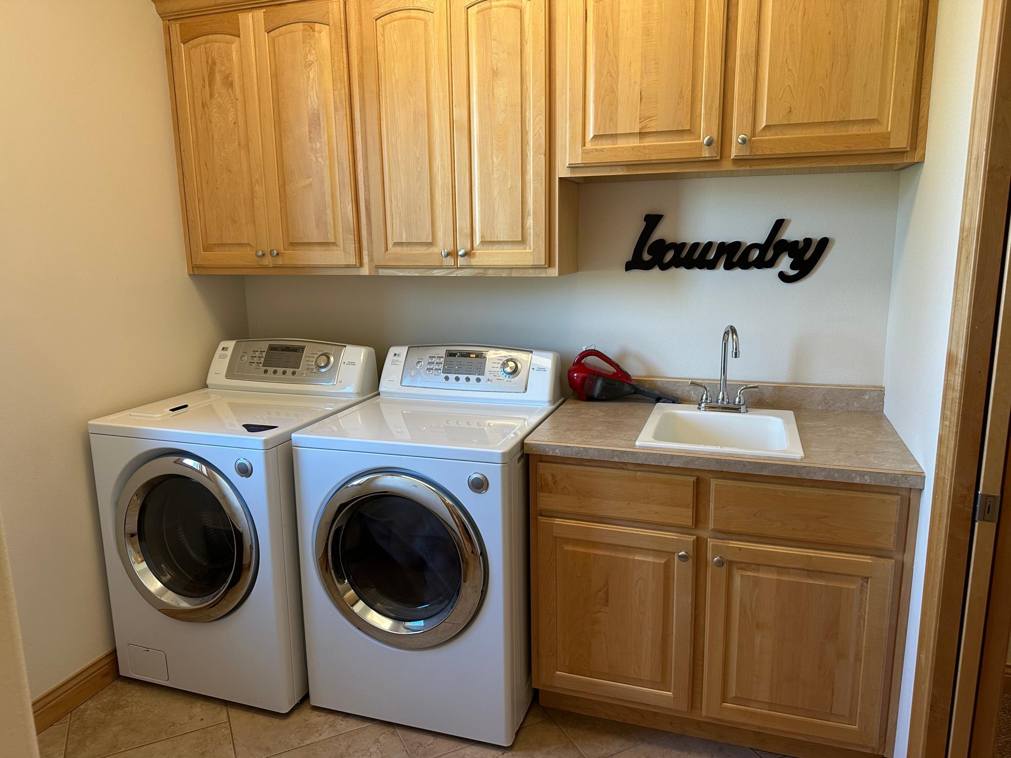 410 West Lake Drive, Unit 204 & GARAGE #202 Detroit Lakes, MN 56501 - Photo 16 of 23