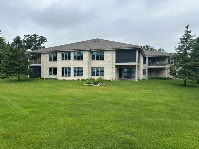 $639,900 | 410 West Lake Drive, Unit 204 & GARAGE #202, Detroit Lakes, MN 56501